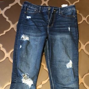 Hollister Ripped Jeans 🥰